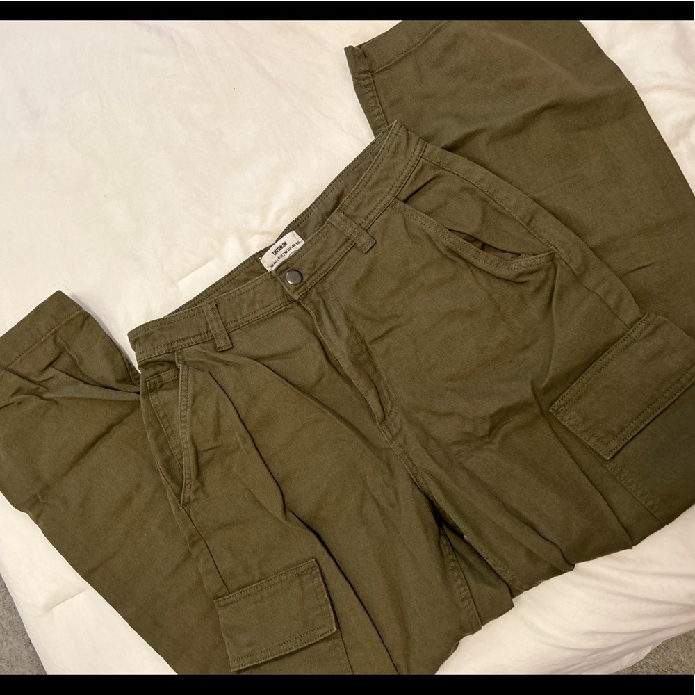 green cargo pants